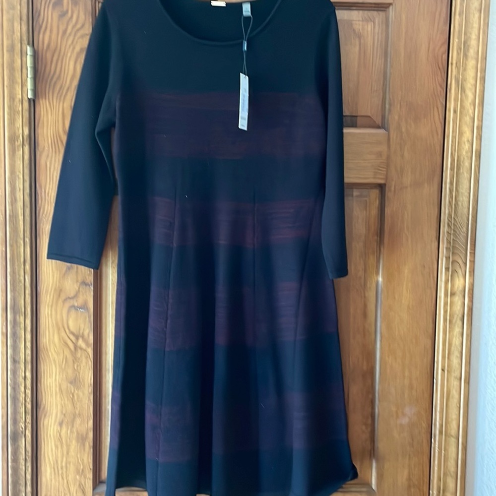 T Tahiti black sweater dress with maroon